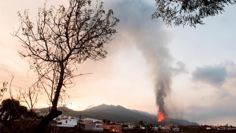 La erupción que comenzó el domingo en La Palma comienza este jueves su quinto día de actividad.