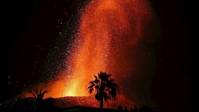 06/11/2021 El volcán de Cumbre Vieja, en La Palma, visto desde el municipio de El Paso.