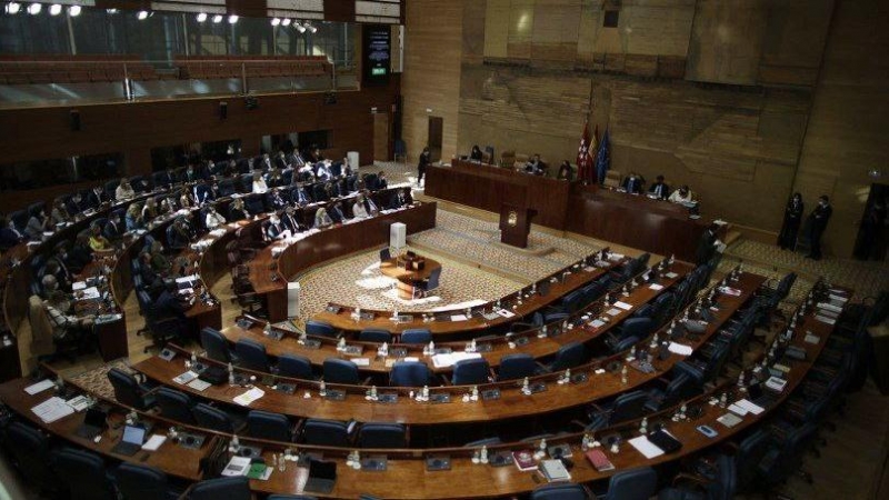 El hemiciclo de la Asamblea de Madrid se quedó solo con los diputados del PP el pasado jueves.