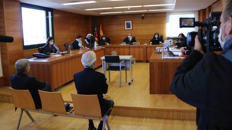 Els directius d'Escal UGS Recaredo del Potro i José Luis Martínez Dalmau en la sessió final del judici del cas Castor, celebrada aquest dilluns.