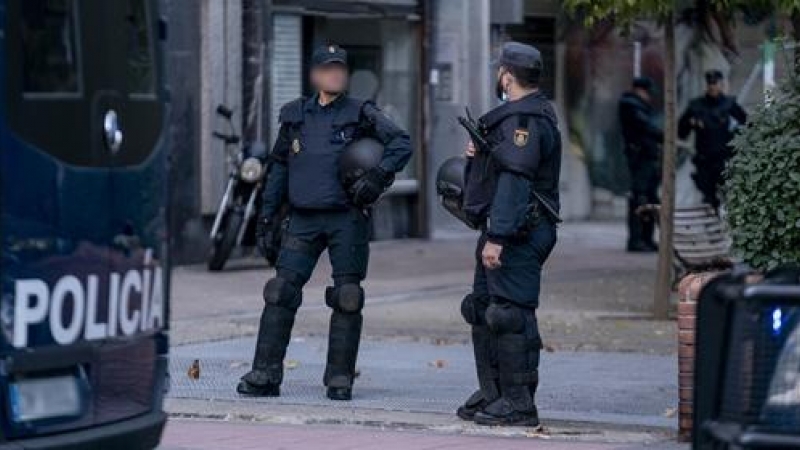 Despliegue policial en el desalojo del Centro Social Okupado Autogestionado (CSOA) La Traba en Madrid