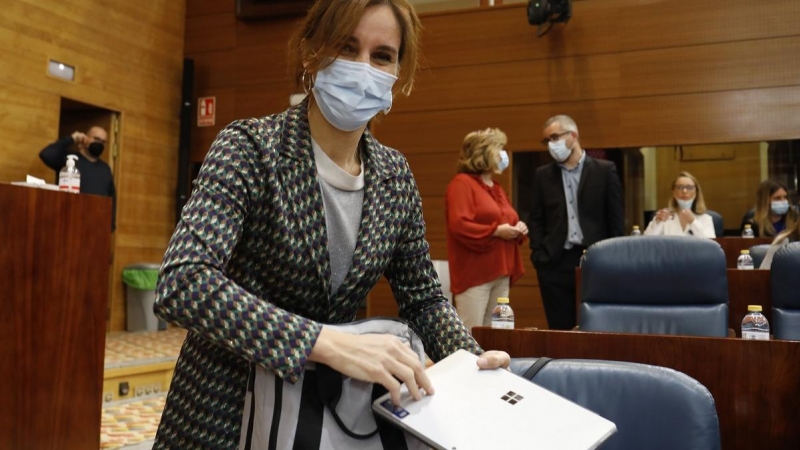 La portavoz de Más Madrid, Mónica García, en una sesión de control al Gobierno de la Comunidad de Madrid, en la Asamblea de Madrid, a 18 de noviembre de 2021, en Madrid.