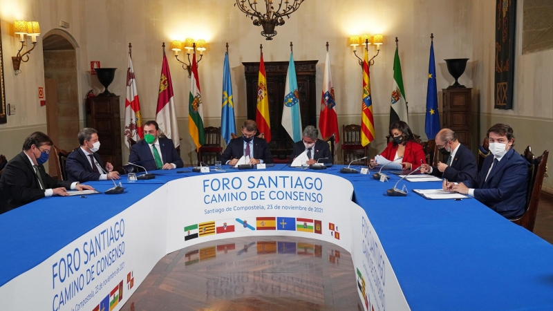 23/11/2021Reunión de los presidentes autonómicos en la ‘Cumbre de Santiago de Compostela' para fijar una posición común en la negociación sobre el sistema de financiación autonómico