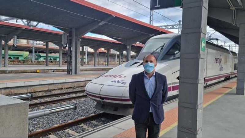 Gonzalo Pérez Jácome, en la estación de tren el pasado día 22