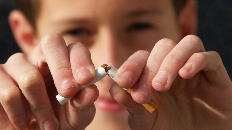 El objetivo es que los jóvenes 'nunca comiencen a fumar'
