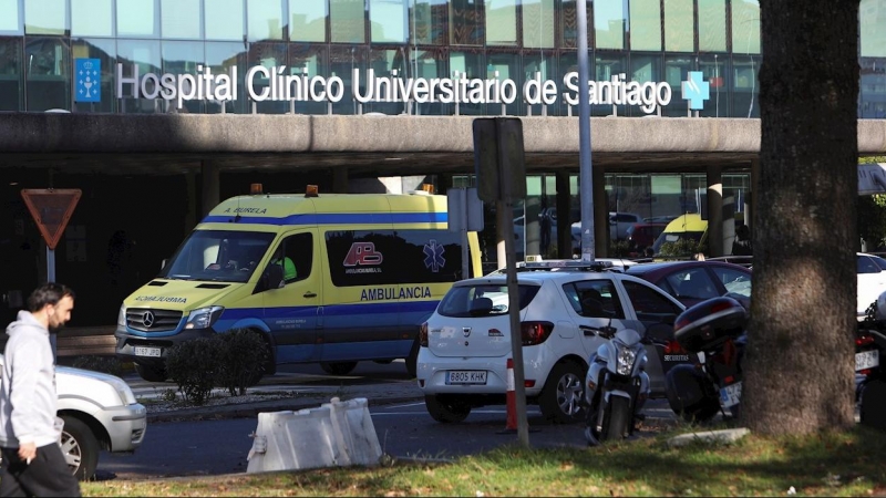 Exterior del hospital Clínico de Santiago de Compostela, este jueves 16 de diciembre.