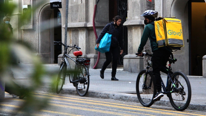 Un rider de Glovo a Barcelona.