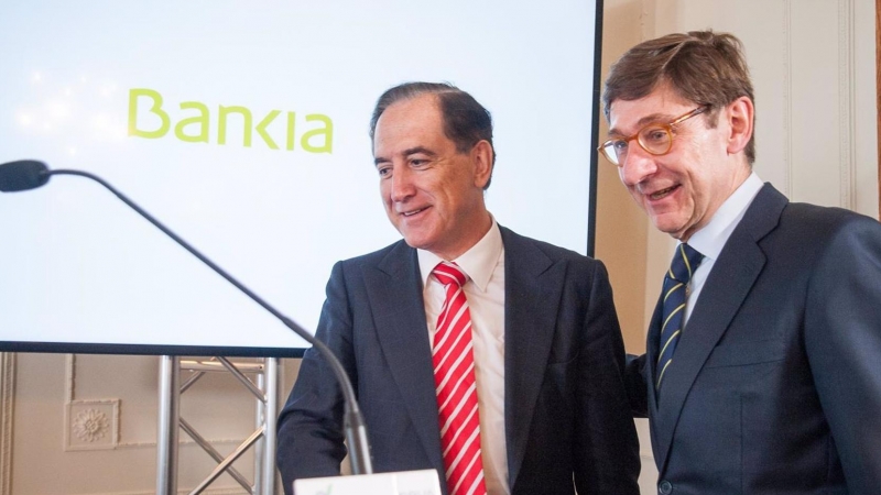 El presidente de Mapfre, Antonio Huertas, y el presidente de CaixaBank (y antes de Bankia), José Ignacio Goirigolzarri, en un curso organizado por APIE en 2019.