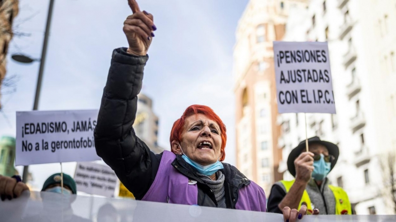 12/02/2022 Manifestación convocada por la Coordinadora Estatal por la Defensa del Sistema Público de Pensiones y otros colectivos, este sábado por el centro de Madrid