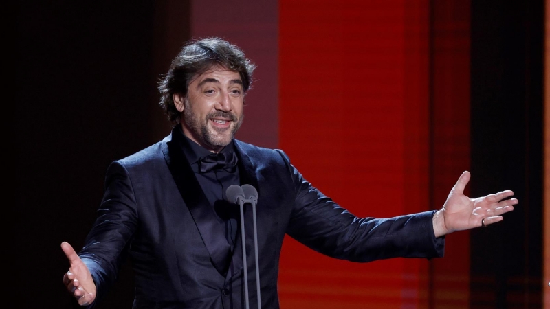 El actor Javier Bardem recibe el Goya a Mejor Actor Protagonista, por su trabajo en 'El buen patrón', durante la gala de la 36 edición de los Premios Goya que tiene lugar este sábado en el Palau de les Arts de Valencia. EFE/kai forsterling