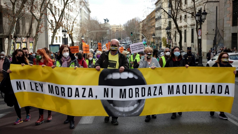 Manifestación convocada este domingo en Madrid por la plataforma ciudadana No Somos Delito, junto a colectivos, organizaciones y movimientos sociales, para que los ciudadanos exijan una reforma de la Ley de Seguridad Ciudadana