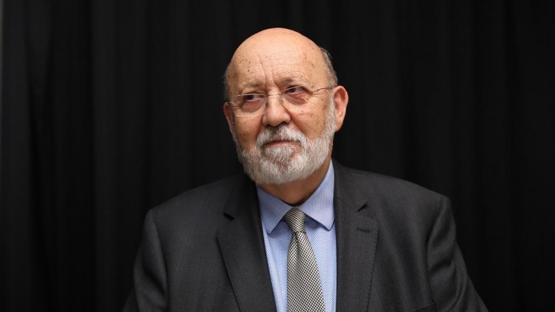 El presidente del Centro de Investigaciones Sociológicas, José Félix Tezanos, posa durante la presentación de la revista ‘Temas’, en el Círculo de Bellas Artes de Madrid, a 8 de octubre de 2021, en Madrid