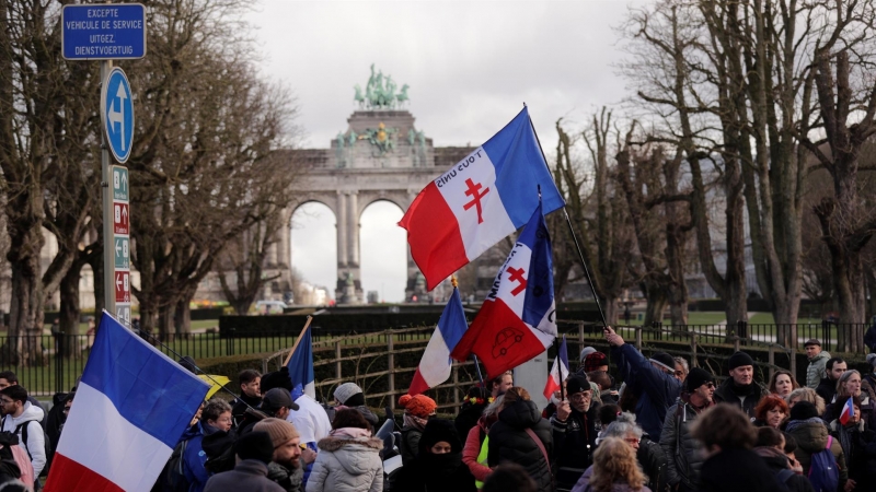 Decenas de personas participan este 14 de febrero de 2022 en el 'Convoy de la Libertad', en Bruselas.