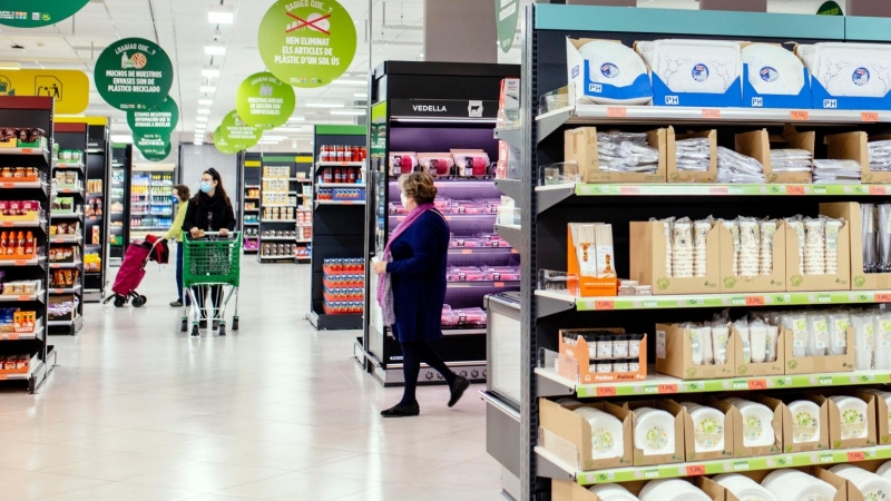 31/12/2021 - Interior d'un supermercat, el desembre de 2021.