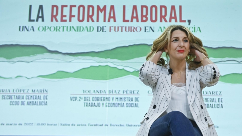 La vicepresidenta segunda y ministra de Trabajo, Yolanda Díaz, durante un acto sobre la reforma laboral, en la Universidad de Sevilla. — Raúl Caro / EFE