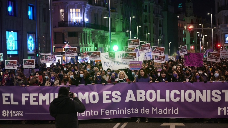 Manifestación del Movimiento Feminista de Madrid bajo el eslogan 'El feminismo es abolicionista' este martes 8 de marzo de 2022.