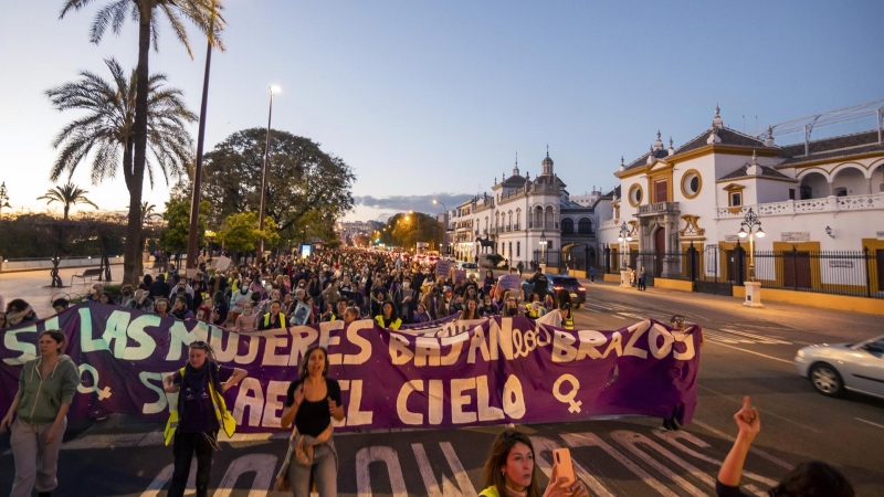 Manifestación del Día de la Mujer con el lema Feminismo Inclusivo Siempre, hoy martes, convocada por la Asamblea Feminista de Sevilla junto a otros treinta grupos y organizaciones.