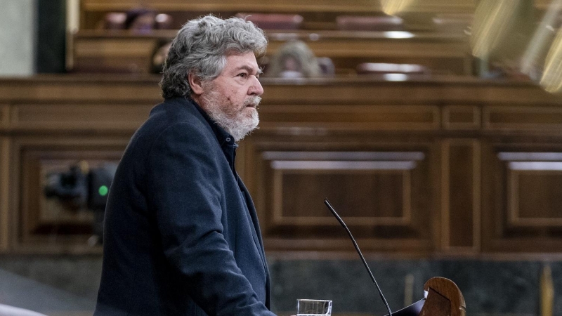 14/03/22. El portavoz de Alianza Verde, Juan López de Uralde, interviene en una sesión plenaria extraordinaria en el Congreso de los Diputados, a 25 de enero de 2022, en Madrid.