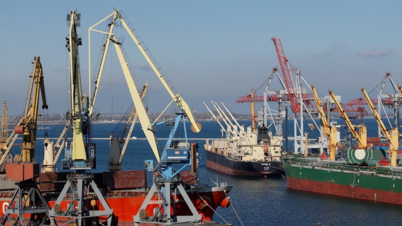 Buques de carga atracados en el puerto del Mar Negro de Odessa, en una imagen de archivo fechada el 4 de noviembre de 2016.