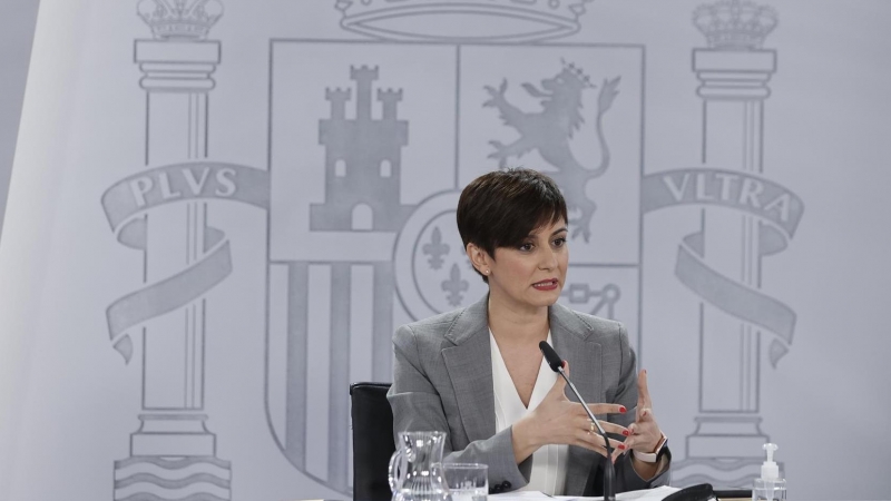 La ministra de Política Territorial y portavoz del Gobierno, Isabel Rodríguez durante la rueda de prensa ofrecida tras la reunión del Consejo de Ministros, este martes en el Palacio de la Moncloa.