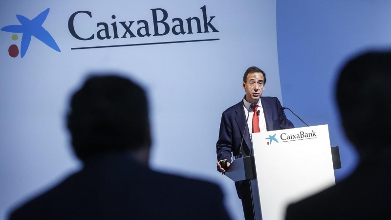 El consejero delegado de Caixabank, Gonzalo Gortázar, durante su intervención en la junta  de accionistas del banco, en Valencia. E.P.