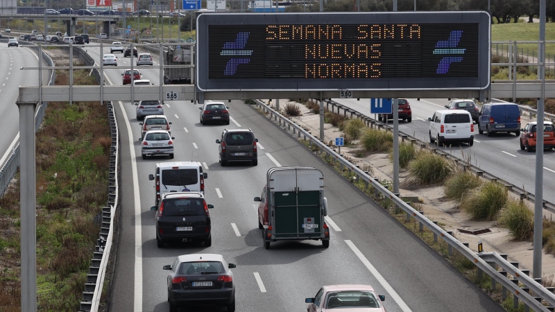 el tráfico en el kilómetro 20 de la A-5, este viernes en Madrid