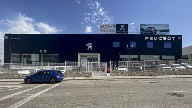 Concesionario de Peugeot en la Ciudad del Automóvil de Leganés, Madrid, a 4 de mayo de 2020.