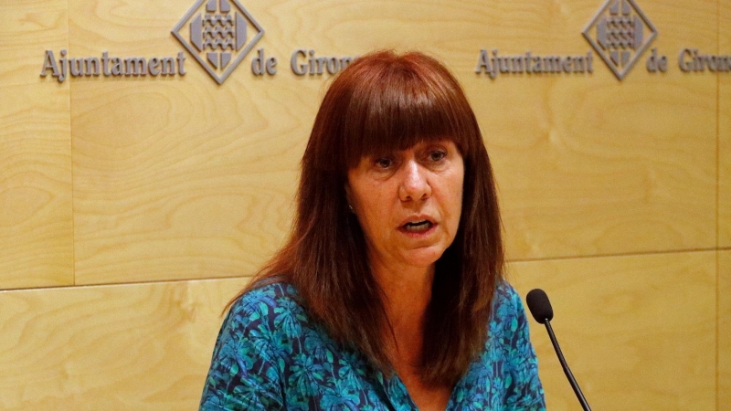L'alcaldessa de Girona, Marta Madrenas, anunciant que no es presenta a les primàries de JxCat per encapçalar llista per a l'alcaldia de Girona.