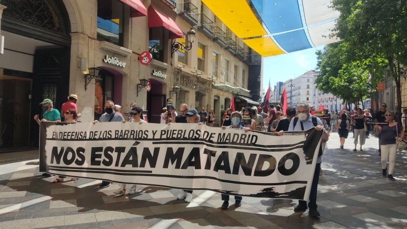 Manifestantes marchan desde la Puerta del Sol hasta la Plaza de Oriente