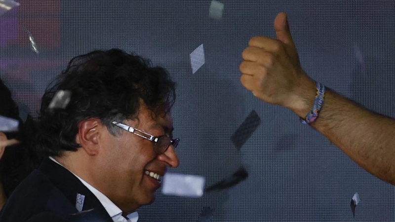 30/05/2022 - El candidato a la presidencia de Colombia Gustavo Petro celebra este domingo los resultados al finalizar la jornada de las presidenciales en Bogotá (Colombia).