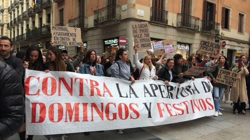 Una manifestació contra l'obertura dels comerços els diumenges a Barcelona.