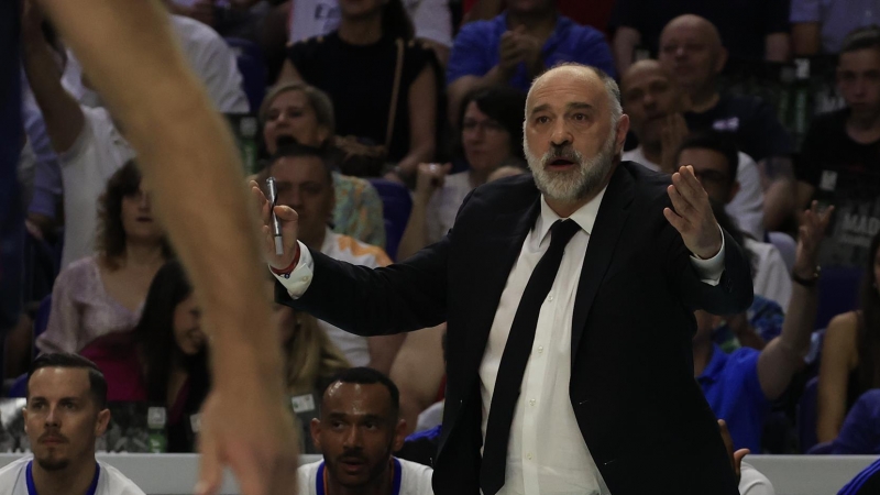 El entrenador del Real Madrid, Pablo Laso, durante el segundo partido de los playoffs de semifinales de la Liga que disputa el Real Madrid contra el Bitci Baskonia este sábado en el WiZink Center