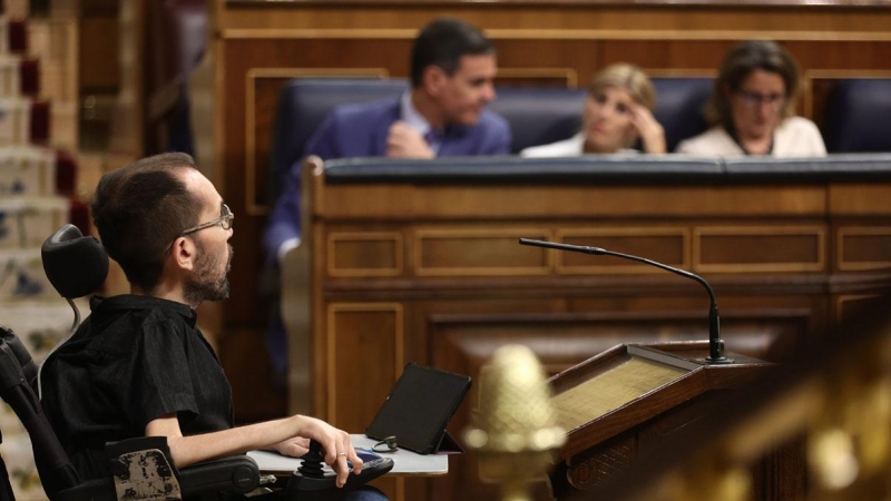 08/06/2022.- El portavoz de Unidas Podemos en el Congreso, Pablo Echenique, interviene tras la comparecencia de Pedro Sánchez. Eduardo Parra / Europa Press