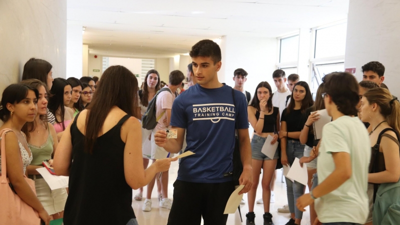 14/06/2022 - Alumnes que fan la selectivitat a la Universitat de Girona.