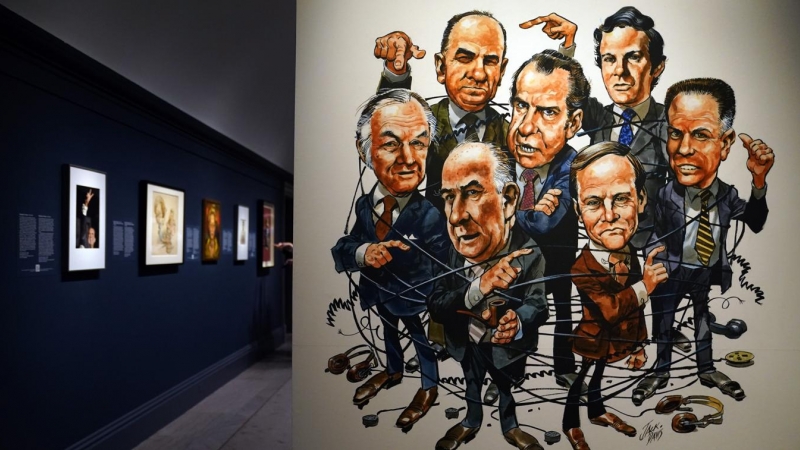 Una caricatura con los involucrados en el caso Watergate que ocupó la portada de la revista 'Time' en abril de 1973 se exhibe en la exposición 'Watergate: Retrato e Intriga' en la Galería Nacional de Retratos de Washington, con motivo del 50 aniversario d