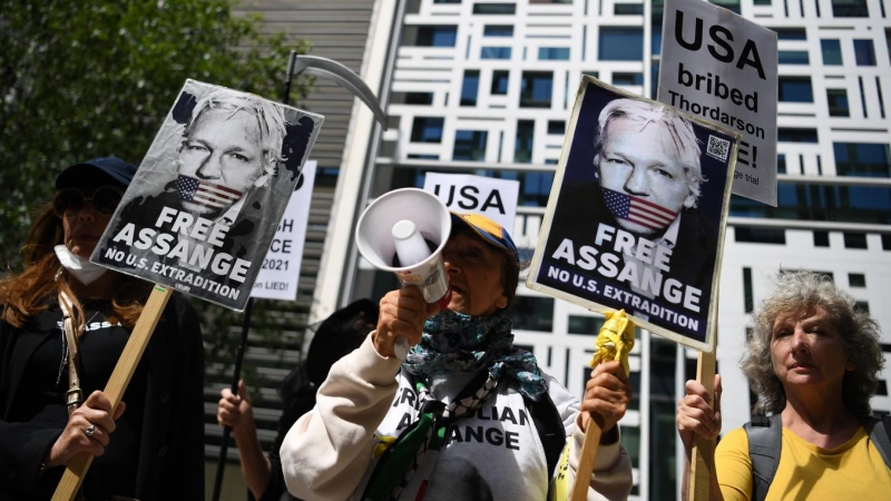 (1/07/2022) Protestas en Londres por la libertad de Julián Assange el 1 de julio de 2022.