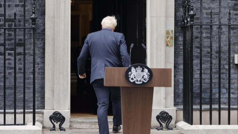 Boris Johnson tras anunciar su dimisión en su residencia oficial de Downing Street en Londres, a 8 de julio de 2022.