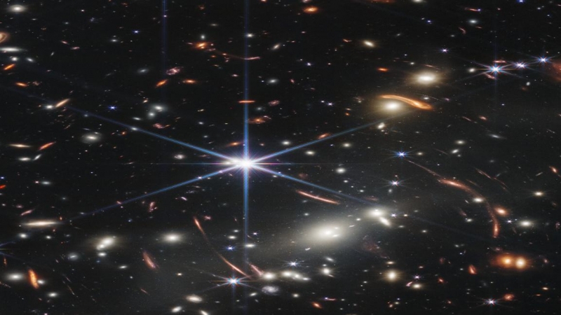 Fotografía del conjunto de galaxias SMACS 0723 realizada por el telescopio James Webb