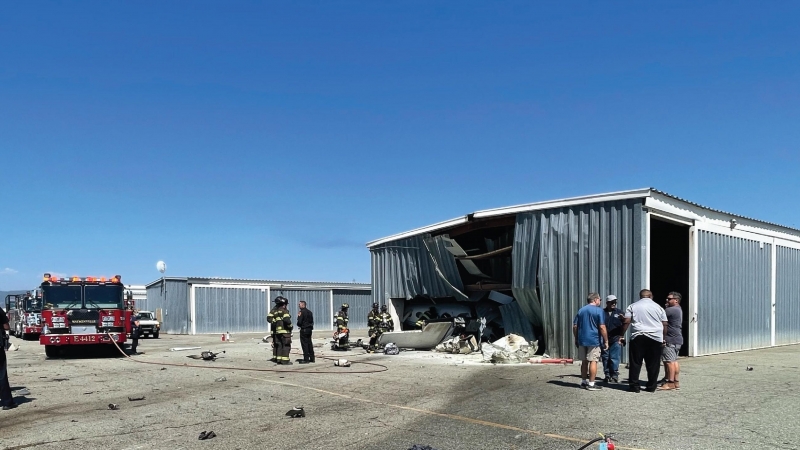 Aeropuerto Municipal de Watsonville después de que dos aviones que intentaban aterrizar chocaran.