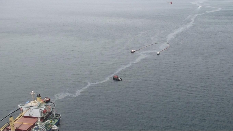 02/09/2022 Imagen del buque granelero OS35, varado en la costa al Este de Gibraltar desde que el pasado lunes sufriera una colisión con otro buque