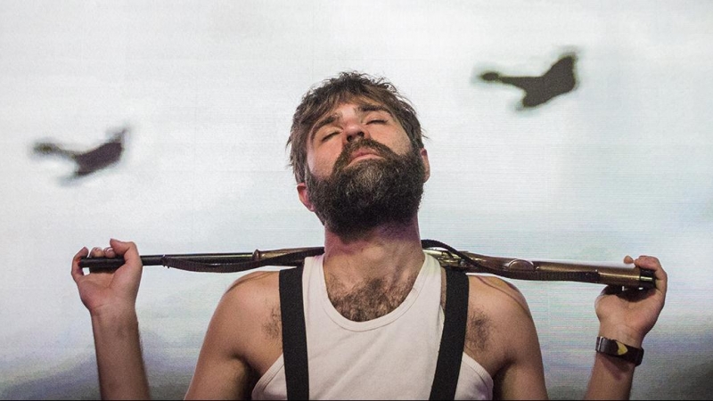 José Fernández protagoniza ​​'Hemingway. Enviado especial', en el Teatro del Barrio.