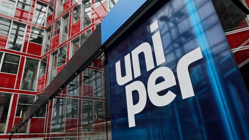El logo de la compañía importadora de gas Uniper a la entrada de su sede en Duesseldorf (Alemania). REUTERS/Wolfgang Rattay