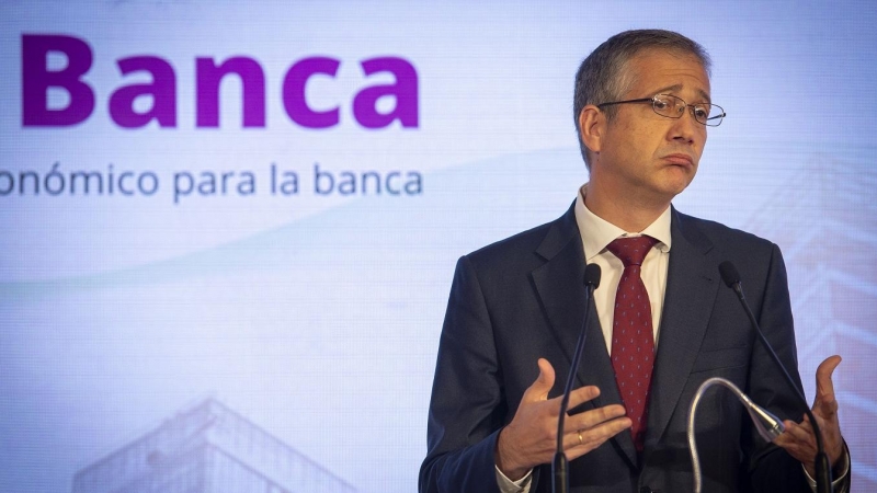 El gobernador del Banco de España, Pablo Hernández de Cos, durante la  Jornada sobre banca del periódico ‘elEconomista’. E.P./Juan Barbosa