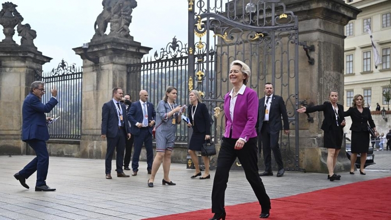 06/10/2022. Ursula Von der Leyen en su llegada a la cumbre de Praga, a 6 de octubre de 2022.