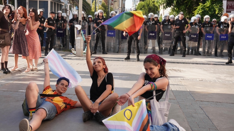 Fotografía de la Marcha del Orgullo 2022 en la ciudad de Esmirna, en Turquía.