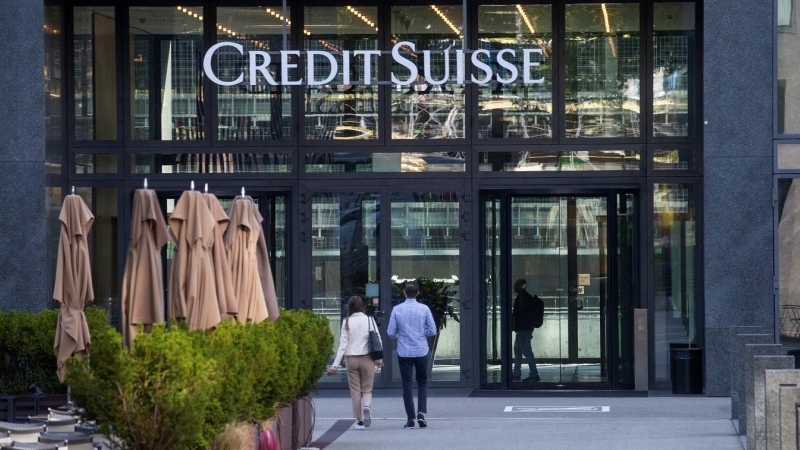 El logo de Credit Suisse en un edificio de oficinas en  Zurich. REUTERS/Arnd Wiegmann