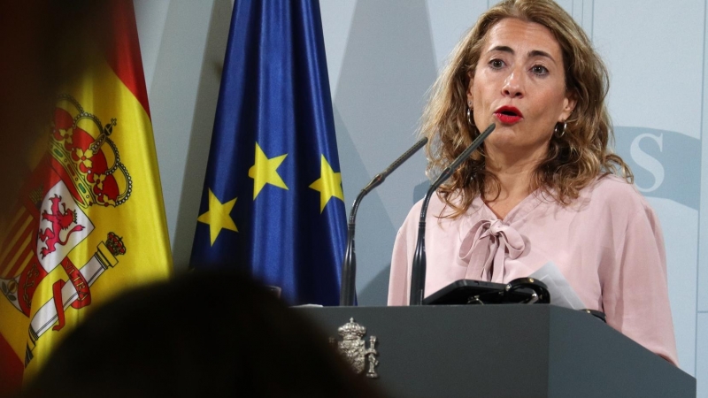 La ministra de Transports, Mobilitat i Agenda Urbana, Raquel Sánchez, en una roda de premsa a la delegació del govern espanyol a Catalunya.