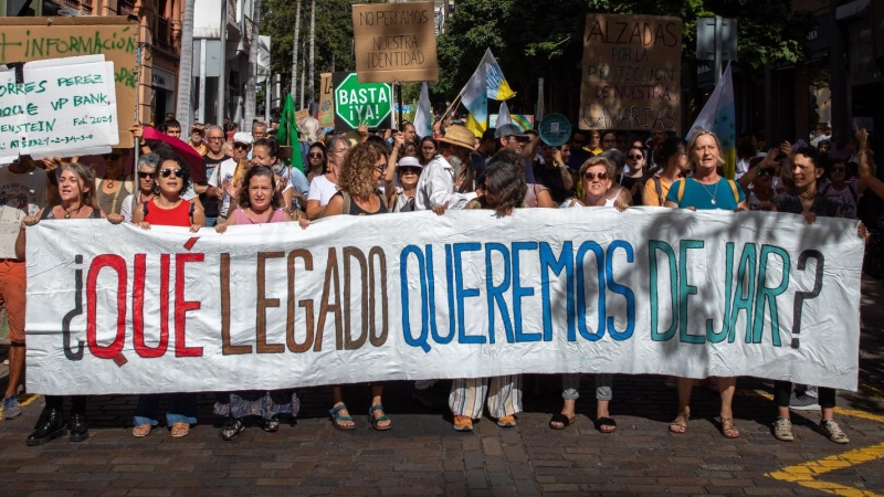 Manifestación celebrada este sábado en Tenerife para 'Salvar Canarias'.