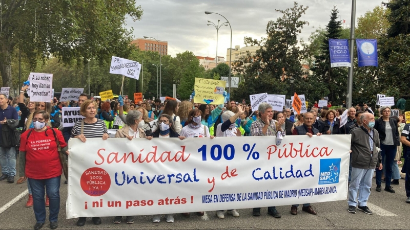 Miles de personas dicen 'basta ya' en Madrid a la gestión de Ayuso contra la sanidad pública.