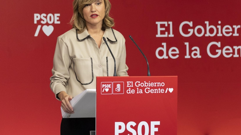 La portavoz de la CEF y ministra de Educación y FP, Pilar Alegría, ofrece una rueda de prensa en la sede del PSOE en Ferraz.